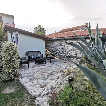 Haus Cataleya